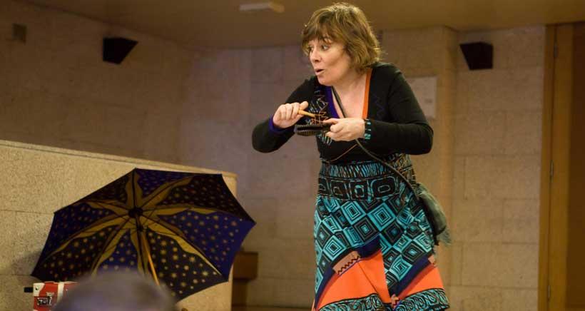 Charo Pita na Biblioteca do Grilo