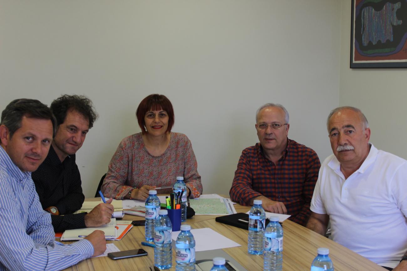 Imaxe da reunión celebrada en Teo